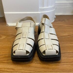 Vagabond square toe fisherman’s sandal size 39
